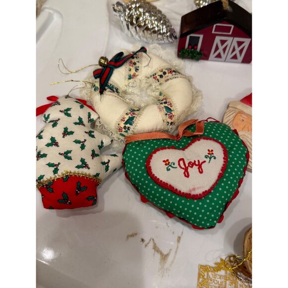 Lot Of Quirky Christmas Tree Ornaments Featuring Santa Frog Pickle & Stained Gla - Picture 13 of 16